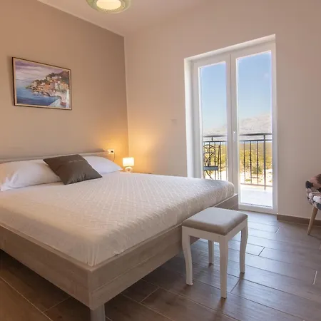 Villa Luisa Fuer Bis Zu 8 Personen Mit Pool, Klima, Grill, Tischtennis, Boccia Pucisca