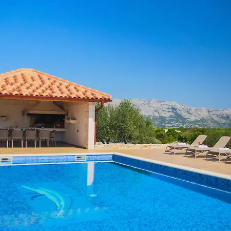 Luisa Fuer Bis Zu 8 Personen Mit Pool, Klima, Grill, Tischtennis, Boccia Villa
