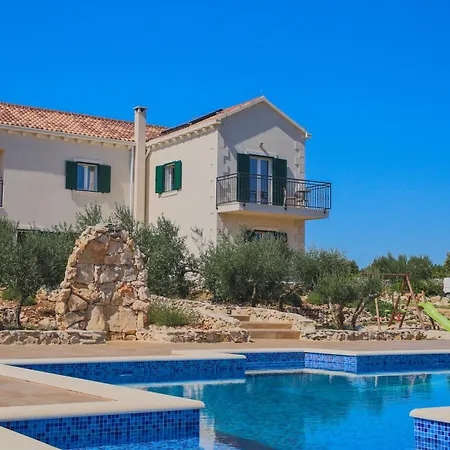 Luisa Fuer Bis Zu 8 Personen Mit Pool, Klima, Grill, Tischtennis, Boccia Villa *