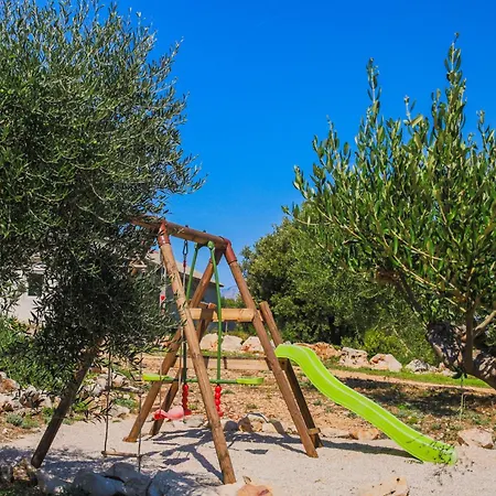 Luisa Fuer Bis Zu 8 Personen Mit Pool, Klima, Grill, Tischtennis, Boccia Pucisca