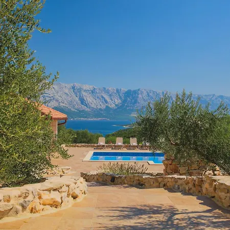 Luisa Fuer Bis Zu 8 Personen Mit Pool, Klima, Grill, Tischtennis, Boccia * Pucisca